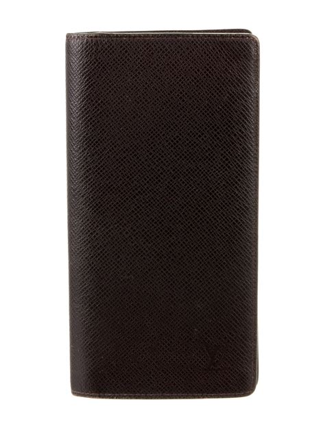 louis vuitton taiga wallet